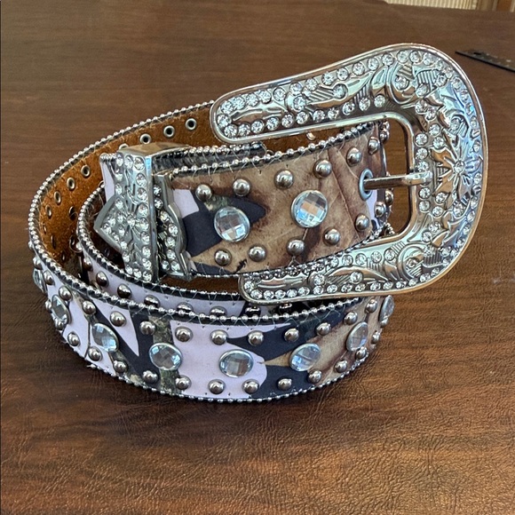 Blazin Roxx Accessories - Blazin Roxx Mossy Oak Pink Camo Rhinestone Studded Leather Belt